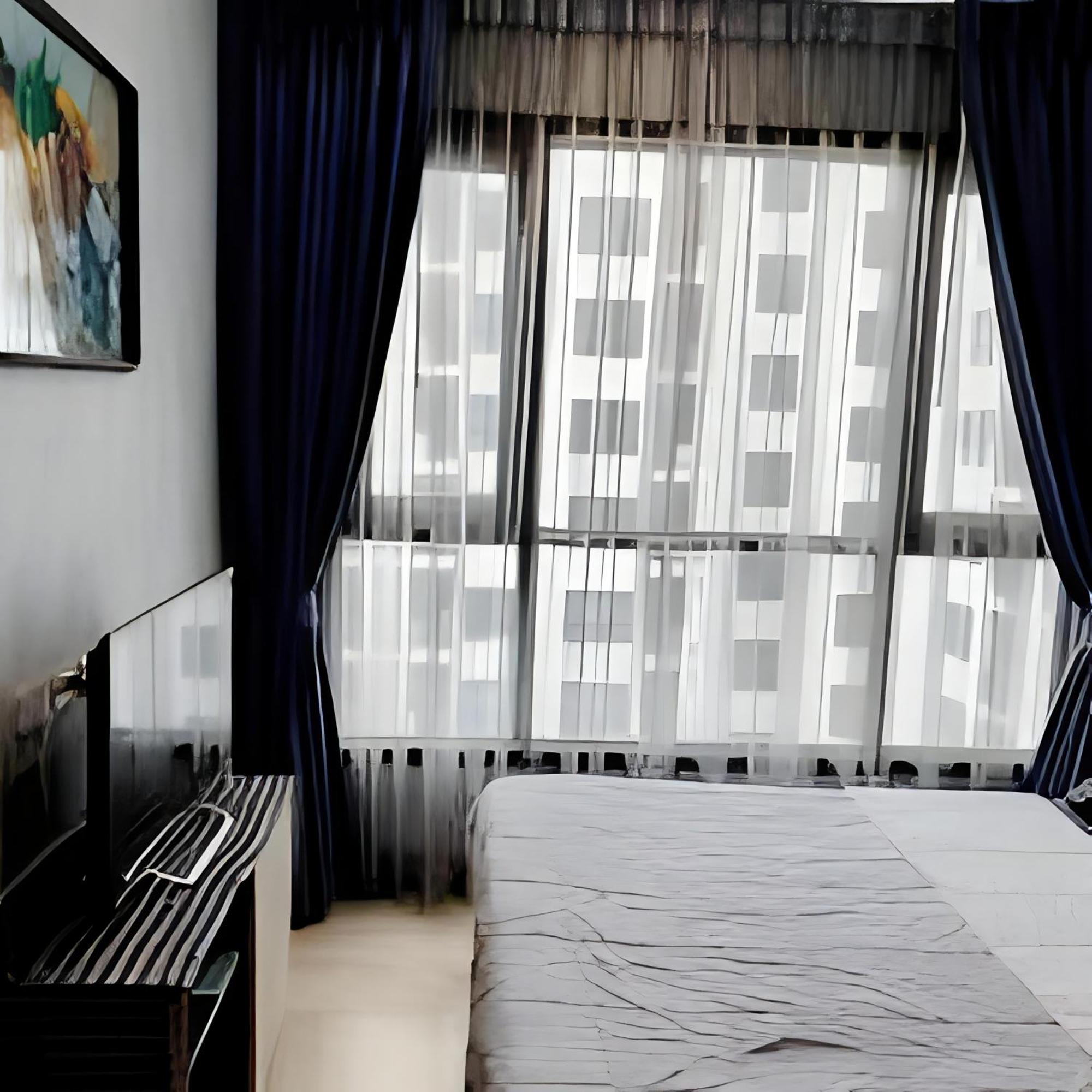 Apartemen The Base At *